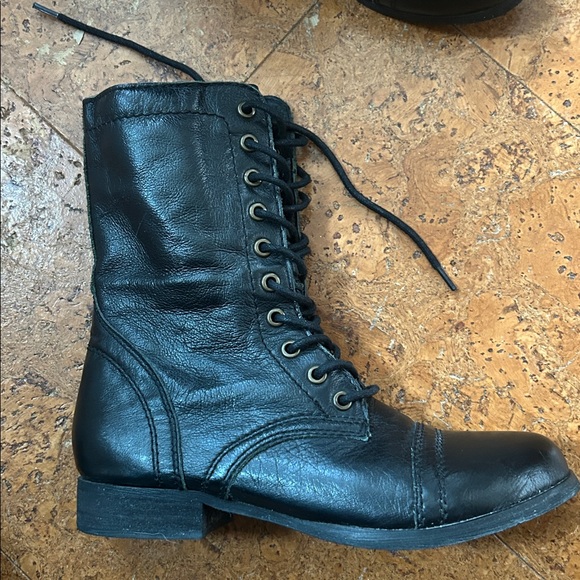 Leather combat boots w/ interior pockets - Picture 7 of 10